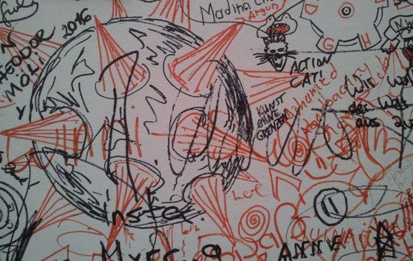 Das Virus als Medium